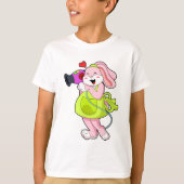 ヘアドライヤー付き美容師としてのウサギ Tシャツ (正面)