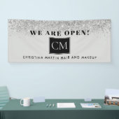 ヘア＆メイク シルバーグレイ グリッター 再開 横断幕 (トレードショー)