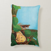 ヘイゼル食べヤマネのヘーゼルナッツ アクセントクッション (裏面(縦))