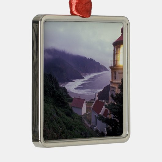 ヘケタのオレゴン州沿岸の霧の多い日 メタルオーナメント (右)