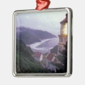 ヘケタのオレゴン州沿岸の霧の多い日 メタルオーナメント (左)