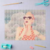 ヘッドインザクラウドピンアップスタイルレトロガール 薄葉紙 (クラフト)