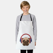 ヘッドフォンで音楽を楽しむ犬 エプロン (着用した状態)