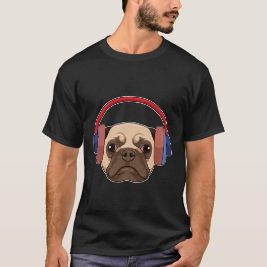 ヘッドフォンで音楽を楽しむ犬 Tシャツ (正面)