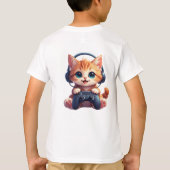 ヘッドフォンとコントローラーを持った猫 Tシャツ (裏面)