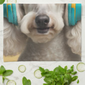 ヘッドフォンを着たプードル キッチンタオル (折り畳み)