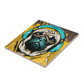 ヘッドフォンを着たPUG タイル (側面)