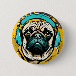 ヘッドフォンを着たPUG 缶バッジ
