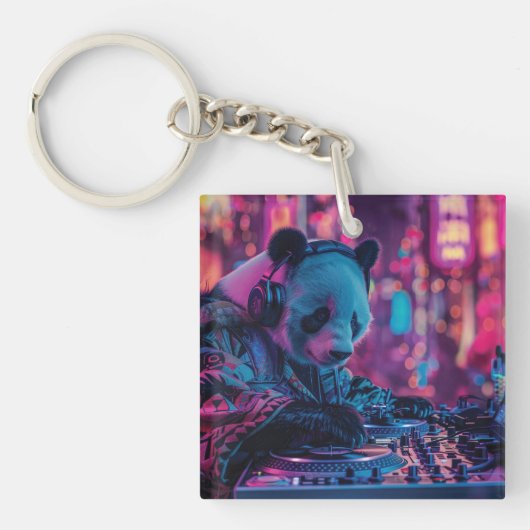 ヘッドフォン付きDJパンダ キーホルダー (正面)
