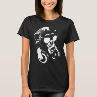 ヘッドホンとサングラスをつけたチンパンジー Tシャツ