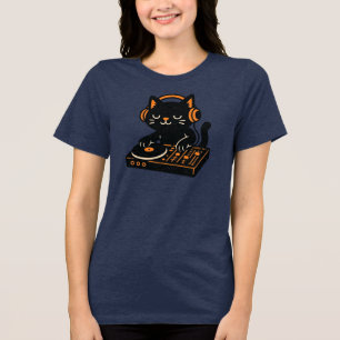 ヘッドホンをつけたかわいいDJ猫 トライブレンドTシャツ