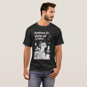 ヘッドホンをつけて世界を忘れる かわいい猫 音楽好きの猫 Tシャツ (正面フル)