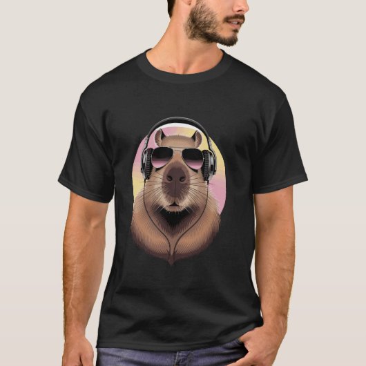 ヘッドホンサングラスのカピバラ Tシャツ (正面)