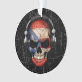 ヘッドホーンが付いている傷付けられたプエルトリコDjのスカル オーナメント (正面)