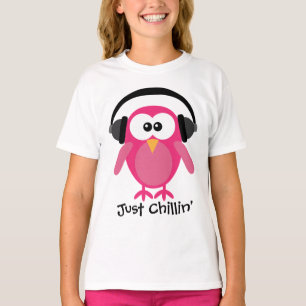 ヘッドホーンを持つちょうどChillinのピンクのフクロウ Tシャツ
