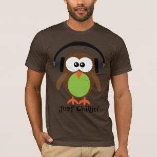 ヘッドホーンを持つちょうどChillinのフクロウ Tシャツ