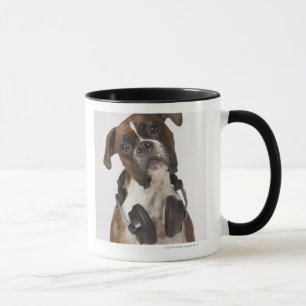 ヘッドホーンを持つボクサー犬 マグカップ