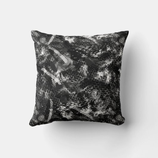 ヘビの皮 クッション (裏面)