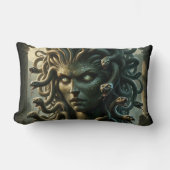 ヘビ死の頭を見詰めるメドゥサ ランバークッション (正面)