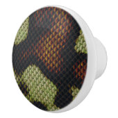 ヘビ皮のハ虫類は野性生物をはかりで測ました セラミックノブ (右)