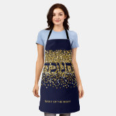 ヘブライ語ハヌカーライトアップ夜金ゴールド/海軍グリッター エプロン (着用した状態)