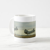 ヘリコプターのマグ コーヒーマグカップ (正面左)
