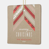 ヘリンボーンバンドクリスマスオーナメント – クリムゾン セラミックオーナメント (左)