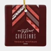 ヘリンボーンバンド1stクリスマスオーナメント – 赤 セラミックオーナメント (正面)