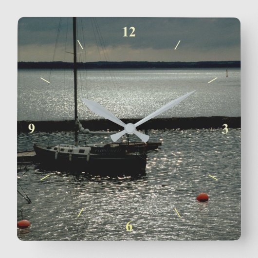 ヘルシンキ上空の日の出 スクエア壁時計 (正面)