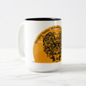 「ヘルスケアにユーモアを吹き込む私たちのポッドキャストは、 ツートーンマグカップ (正面左)