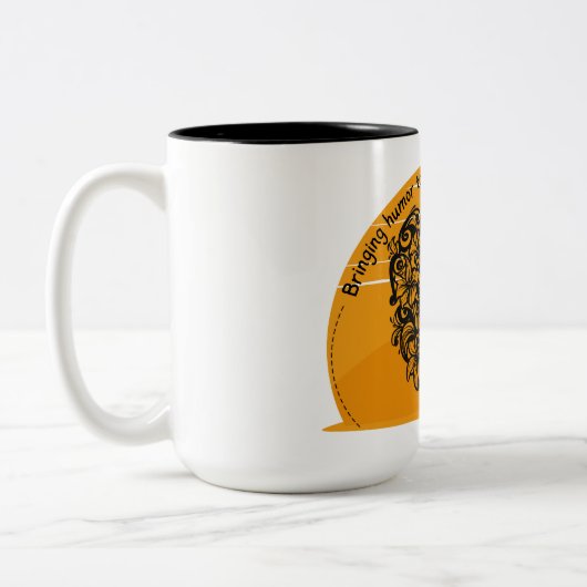 「ヘルスケアにユーモアを吹き込む私たちのポッドキャストは、 ツートーンマグカップ (左)