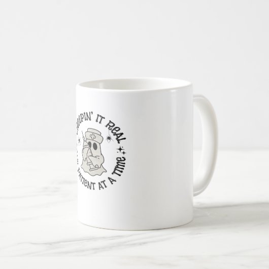 ヘルスケアのハロウィン、1人の患者実在に忍び寄る コーヒーマグカップ (正面右)