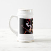 ヘルメットが付いている空輸か海洋の落下傘兵のスカル ビールジョッキ (左)