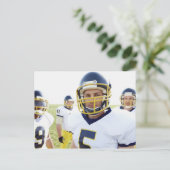 ヘルメットをかぶったラグビー選手 ポストカード (スタンド正面)