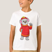 ヘルメットを装着した消防士としてコアラ Tシャツ (正面)