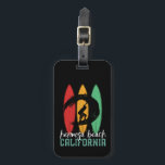 ヘルモサビーチカリフォルニアヴィンテージレトロサーフィン ラゲッジタグ<br><div class="desc">ヴィンテージサーフィンを愛し、海波に乗るサーファーのためのレトロなサーフボードデザイン。夏カッコいいの休日、春のブレーク商品の人のための熱い日楽しむ、熱帯の天気、ヤシの木の下で日光浴。ビーチグランジパーティーを楽しんで焚き火を歌いながら衣服にのまわりにデザインする。お土産素晴らし、クリスマスプレゼント、誕生日プレゼントあなたの家族や友人のための楽しむサーフィンスポーツ。</div>