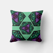 「ヘレン・オブ・トロイ」 クッション (裏面)