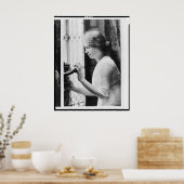 ヘレン・ケラーポートレートが彫像に触れる ポスター (キッチン)