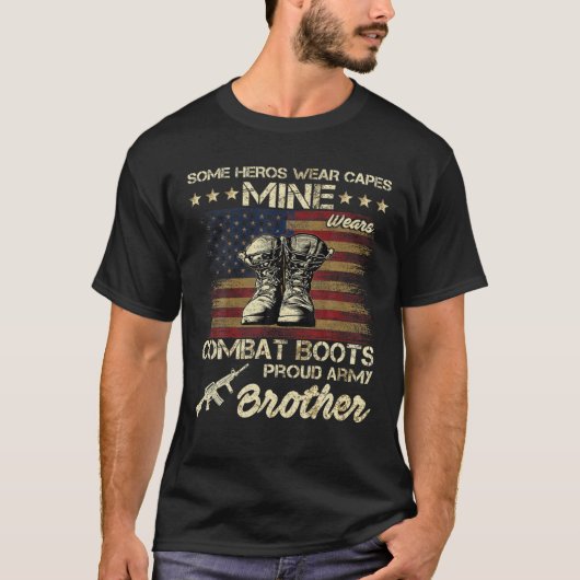 ヘロスの衣服の中には、私が戦闘用の長靴軍を身に着けるケープがある Tシャツ (正面)