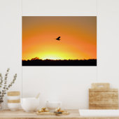 ヘロン飛んでいるアットサンセット写真 ポスター (キッチン)