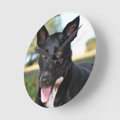 ヘーゼルアイの美しい犬 ラウンド壁時計 (傾斜)