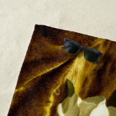 ヘードマグノリア花オン金ゴールドベルベットビーチタオル ビーチタオル (インサイチュ)