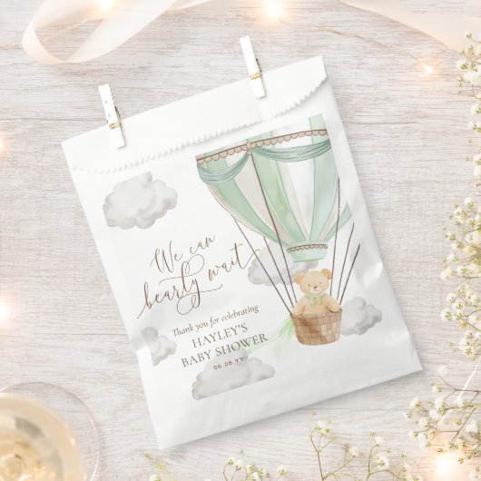 ベアウェイベアーグリーンホットエアバルーン赤ちゃんシャワー フェイバーバッグ (クリップ留めされた状態)