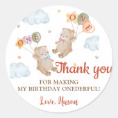 ベアボーイ女の子ツインズ – 最初の誕生日パーティー ラウンドシール (正面)