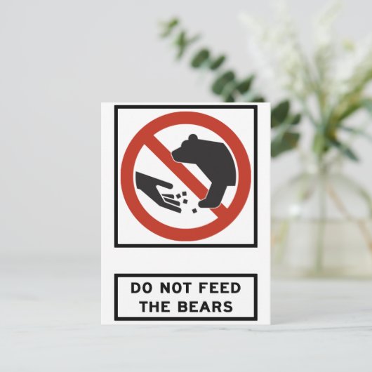 ベアーズ食べ物を与えハイウェイの標識を避ける ポストカード (スタンド正面)