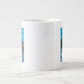 ベア魚釣りインリバー-アラスカ州ヴァルデス ジャンボコーヒーマグカップ (正面)