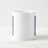 ベア·イン·ムーンライト-アラスカ、カレー ジャンボコーヒーマグカップ (正面)