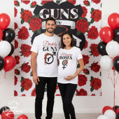 ベイビーシャワーのお父さんの銃の性別お披露目 Tシャツ
