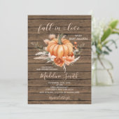 ベイビーシャワーのために恋に落ちる！ラスティックウッドパンプキン 招待状 (スタンド正面)