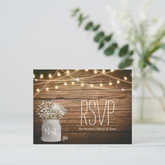 ベイビーズブレス フラワーが素朴なメイソンジャーに入ったRSVP インビテーションポストカード (スタンド正面)